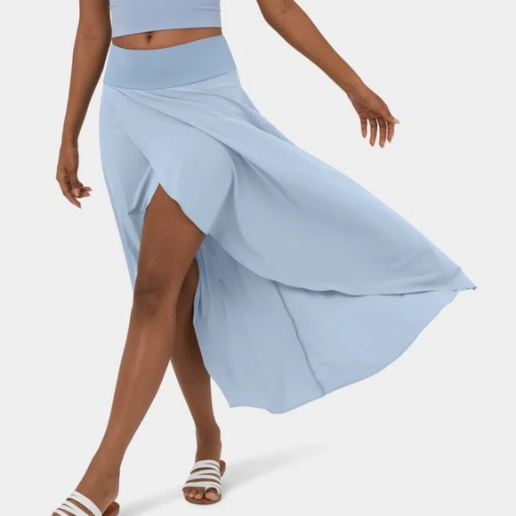 HALARA Dresses & Skirts - NWOT Halara Women 2-in-1 High-low Skirt With Build-in Shorts Blue Size XL